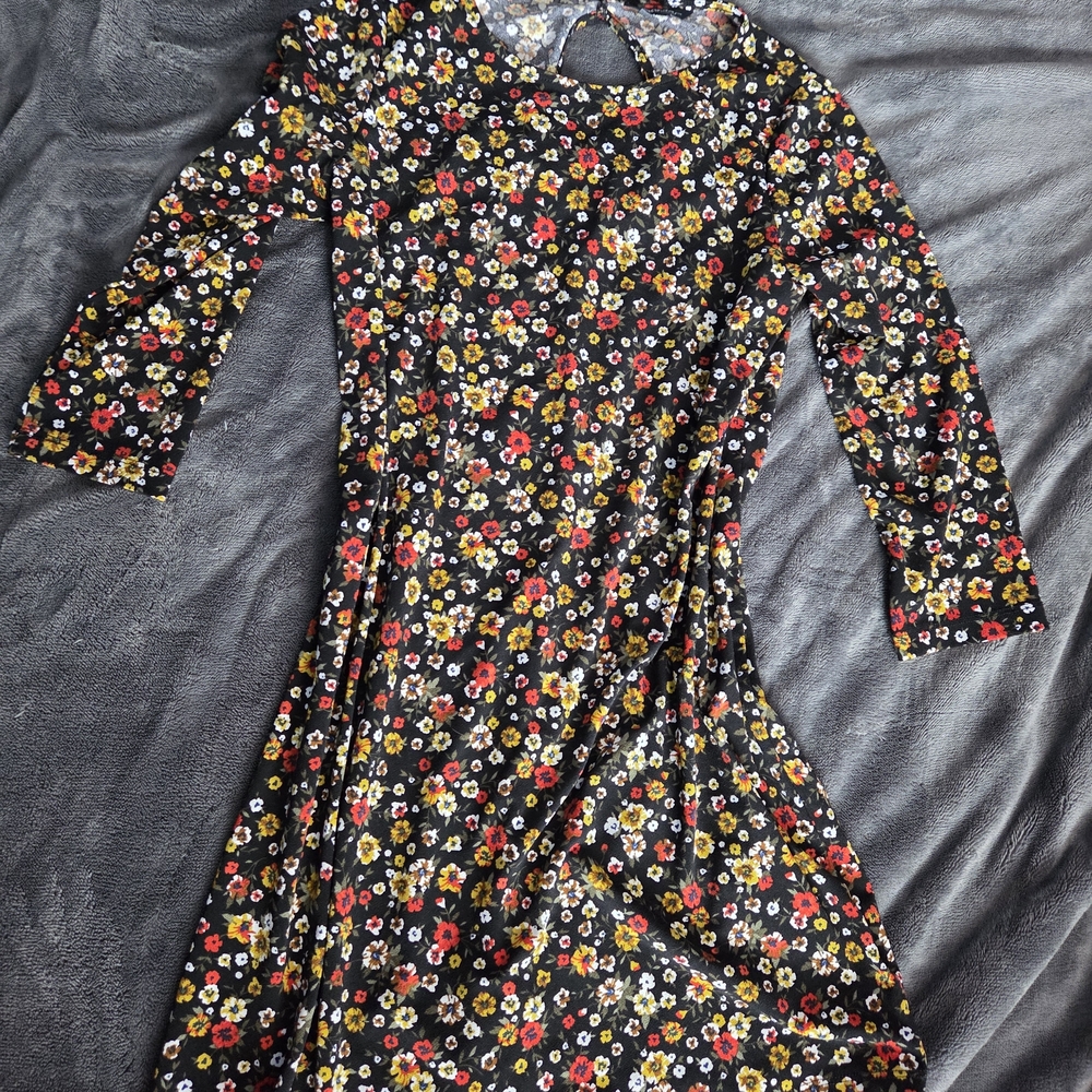 ☀️ 3/$15 - Floral Black Dress